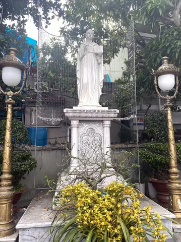 Nhà Thờ Giáo Họ Hàng Kênh