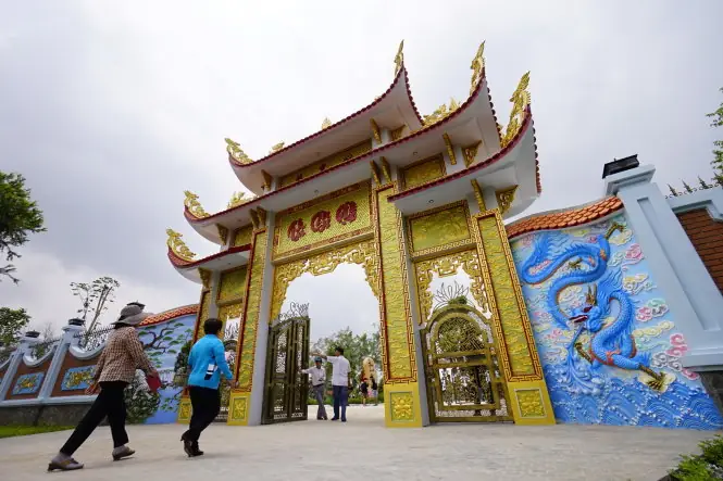 Nhà Thờ Họ Của Hoài Linh