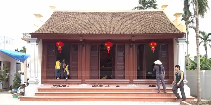 Nhà Thờ Họ Thờ Những Ai