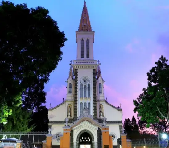 Nhà Thờ Huyện Sĩ