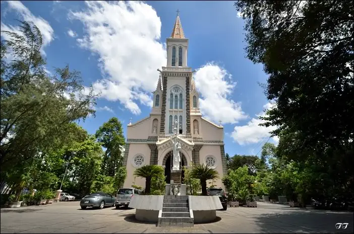 Nhà Thờ Huyện Sỹ