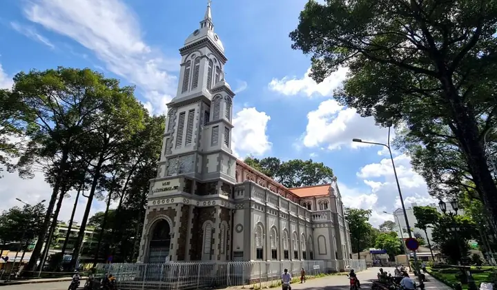 Nhà Thờ Jeanne D Arc