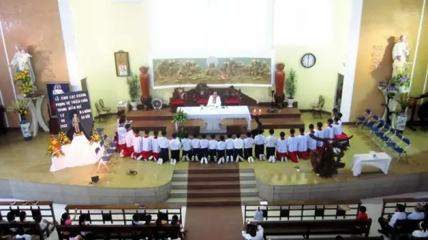 Nhà Thờ Lạc Quang