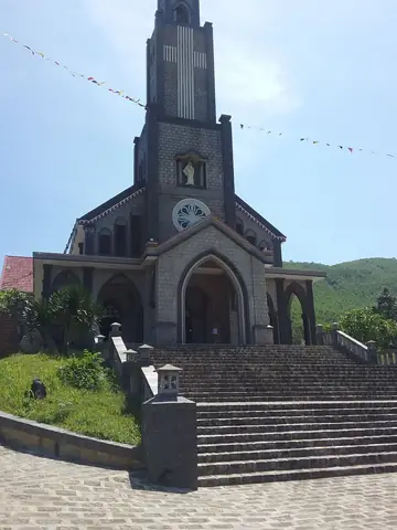 Nhà Thờ Lăng Cô