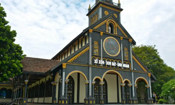 Nhà Thờ Măng Đen Nhà Thờ Măng Đen