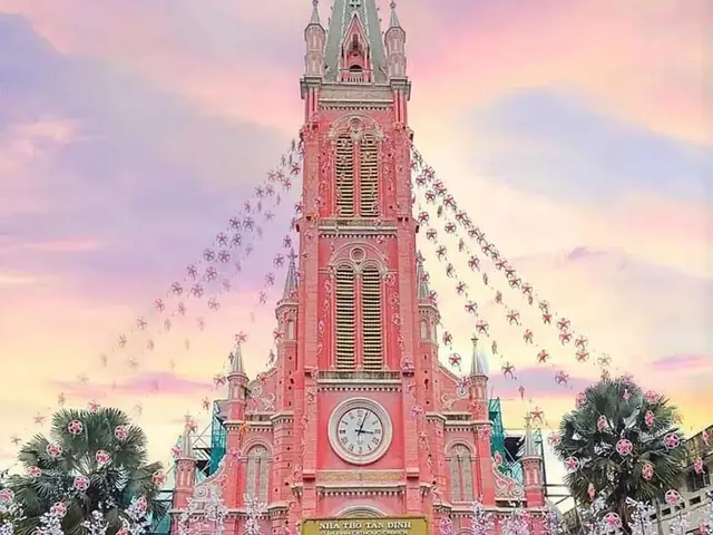 Nhà Thờ Màu Hồng Nhà Thờ Màu Hồng