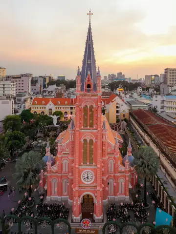 Nhà Thờ Màu Hồng Nhà Thờ Màu Hồng