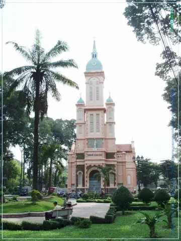 Nhà Thờ Quanh Đây