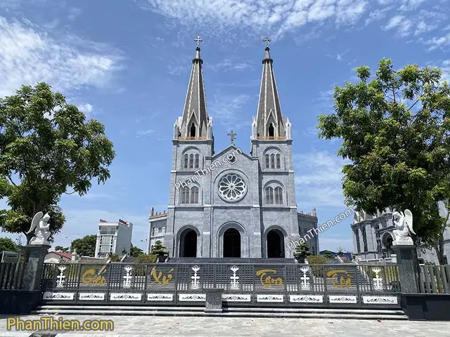 Nhà Thờ Tam Tòa Nhà Thờ Tam Tòa
