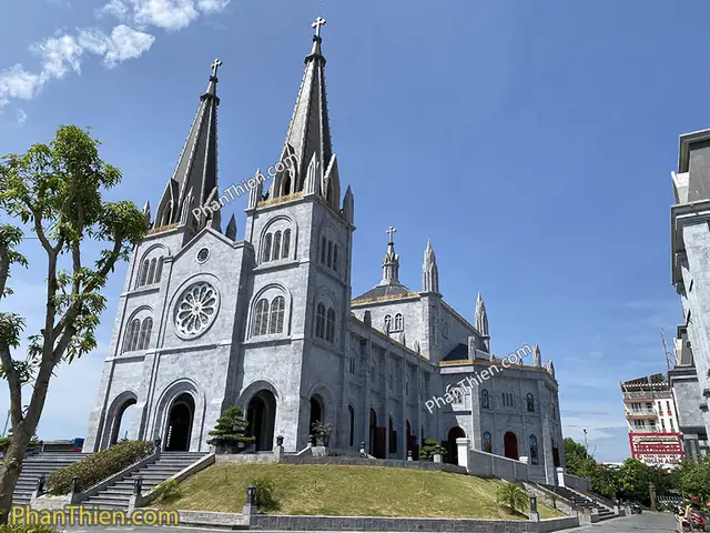 Nhà Thờ Tam Tòa Nhà Thờ Tam Tòa