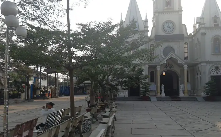 Nhà Thờ Tân Đông Hóc Môn