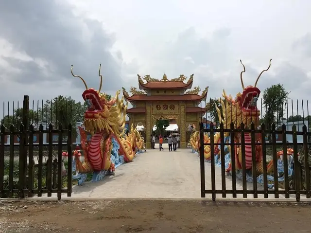 Nhà Thờ Tổ Của Hoài Linh