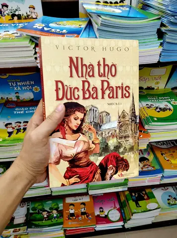 Sách Nhà Thờ Đức Bà Paris