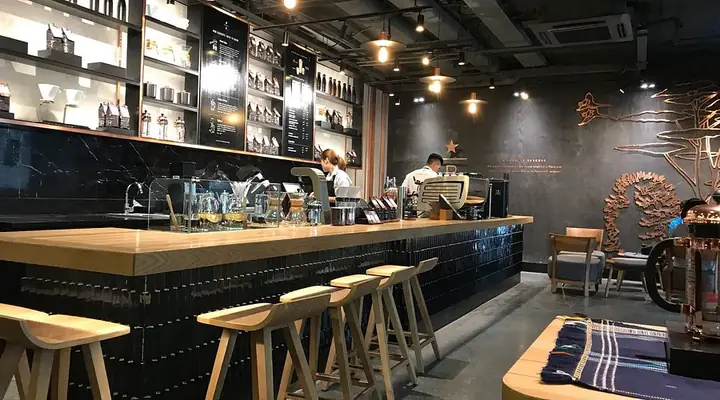 Starbuck Nhà Thờ