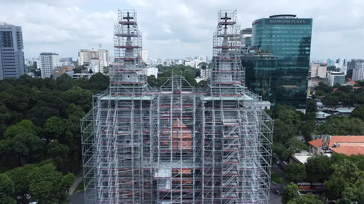Sửa Chữa Nhà Thờ Đức Bà