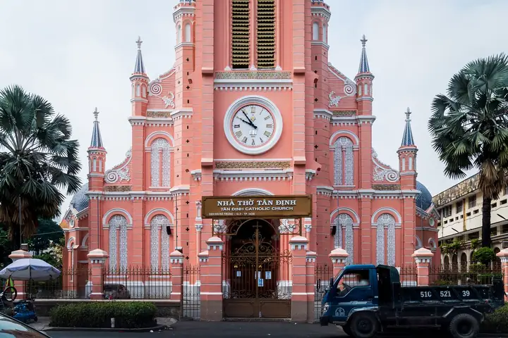 The Church Nhà Thờ