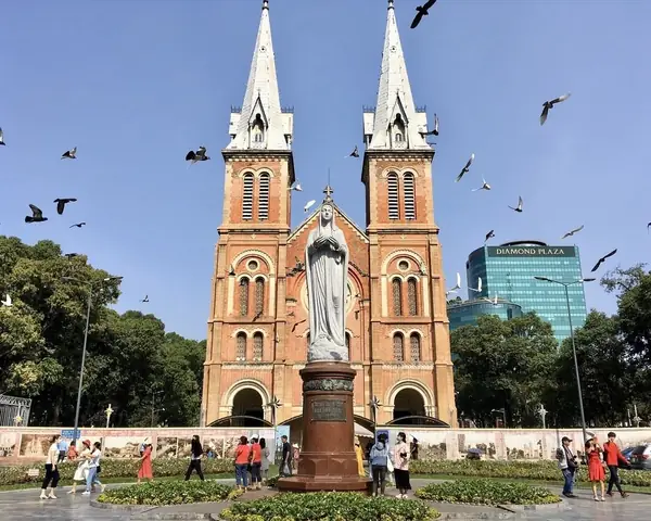 Thuyết Minh Nhà Thờ Đức Bà Sài Gòn