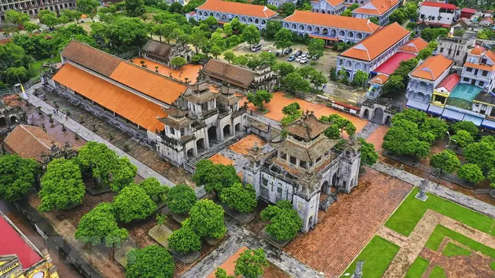 Toàn Cảnh Nhà Thờ Đá Phát Diệm