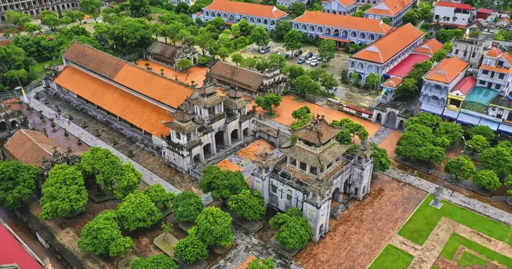 Toàn Cảnh Nhà Thờ Đá Phát Diệm