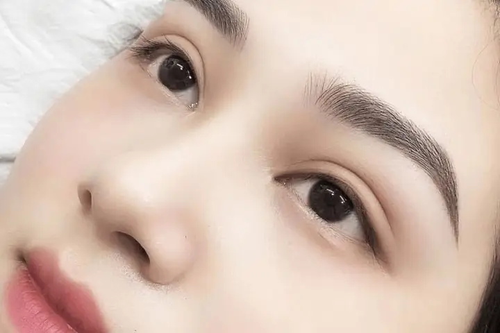 Tướng Chân Mày Ngang Tướng Chân Mày Ngang