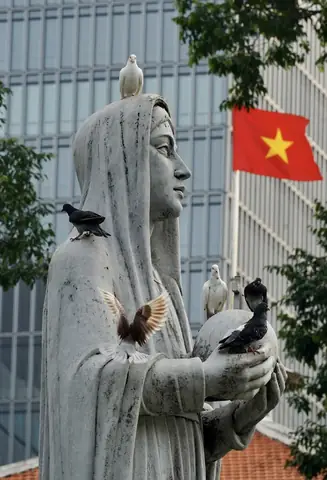 Tượng Đức Mẹ Nhà Thờ Đức Bà