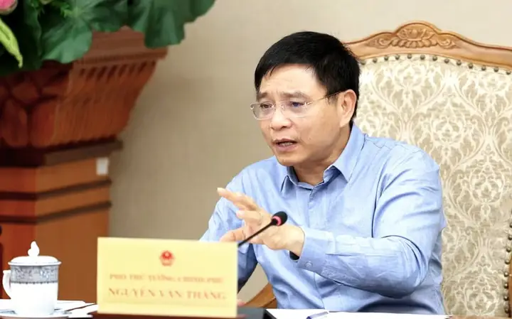 Tướng Mặt Gầy Hóp