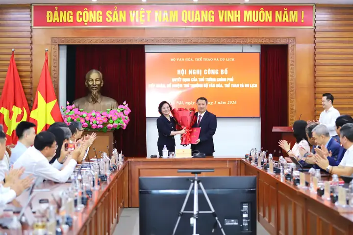 Tướng Mặt Hoa Hậu Thu Thảo