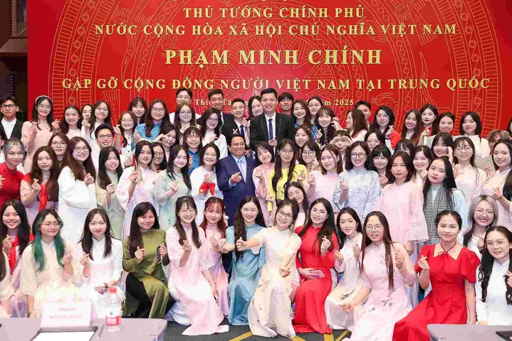 Tướng Mặt Hồng Hào Ở Nữ Giới