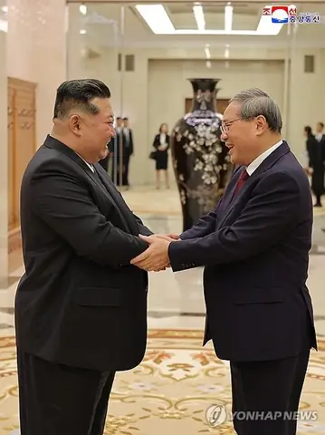 Tướng Mặt Kim Jong Ul Tướng Mặt Kim Jong Ul