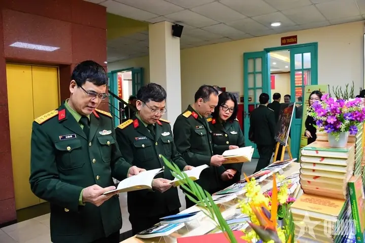 Tướng Mắt Làm Quan Tướng Mắt Làm Quan