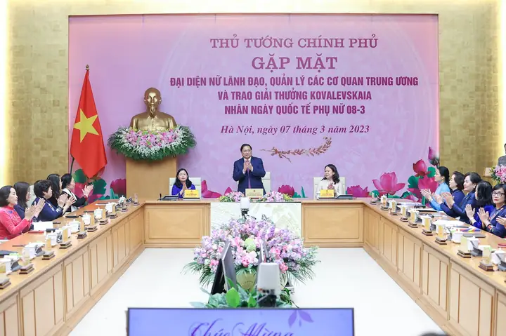 Tướng Mặt Phụ Nữ Làm Lãnh Đạo