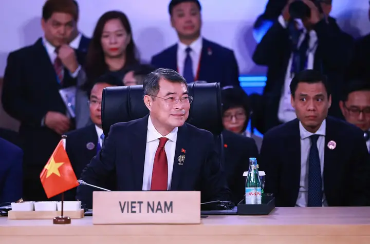 Tướng Mặt Vát Làm Quan Tướng Mặt Vát Làm Quan