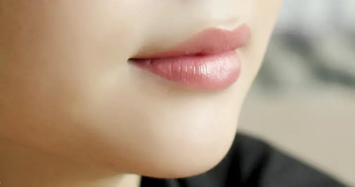 Tướng Môi Hồng Tự Nhiên