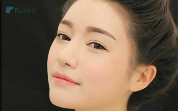 Tướng Số Con Gái Môi Mỏng