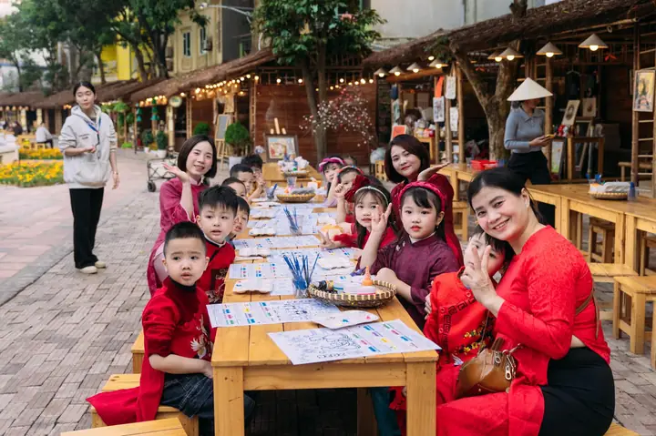 Tướng Số Hai Bàn Tay Trắng Rong Chơi