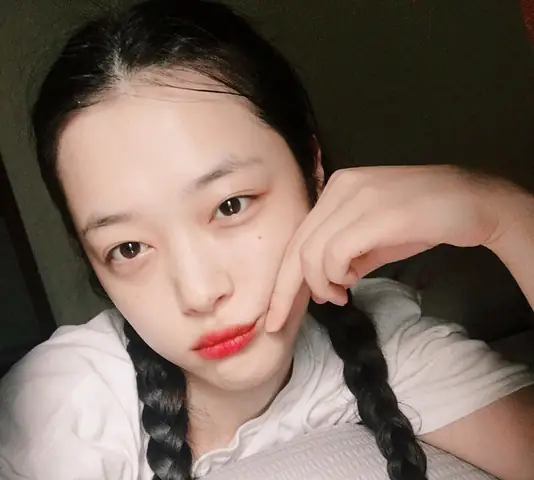 Tướng Số Người Không Có Chân Mày