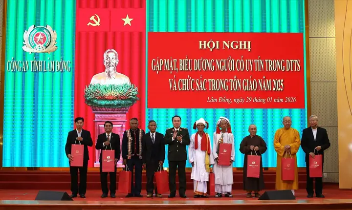 Tướng Số Người Tai Nhọn