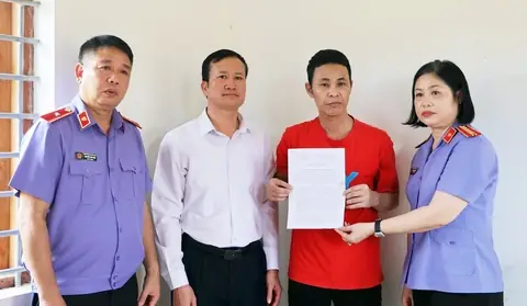 Tướng Số Người Vợ Vụ Giao Gà