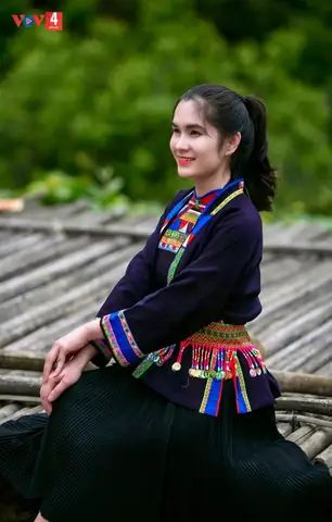Tướng Số Phụ Nữ Tóc Mỏng Tướng Số Phụ Nữ Tóc Mỏng