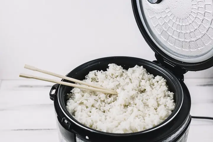Ăn Cơm Sống Có Điềm Gì Ăn Cơm Sống Có Điềm Gì