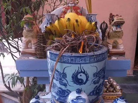 Cháy Bát Hương Thần Tài La Điềm Gì Cháy Bát Hương Thần Tài La Điềm Gì