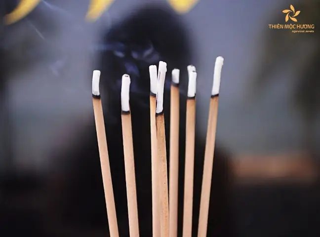 Đốt Nhang 2 Ngắn 1 Dài La Điềm Gì