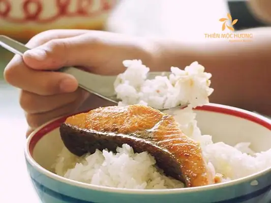 Giải Mã Giấc Mơ Ăn Cơm Với Cá