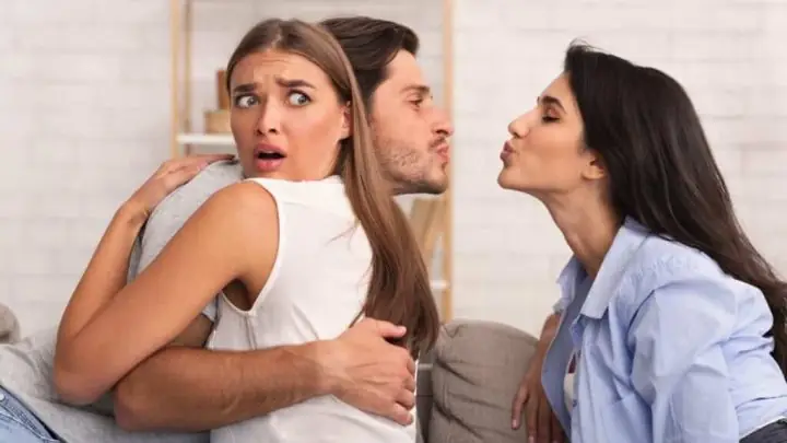 Giải Mã Giấc Mơ Ngoại Tình Danh Con Gi