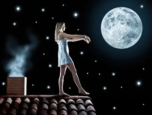 Giải Mã Giấc Mơ Ngủ Đi Xe Ngã Xuống Ao