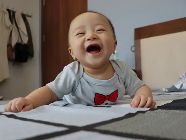 Giải Mã Giấc Mơ Thấy Con Nít Cười