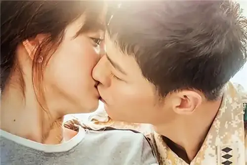 Giải Mã Giấc Mơ Thấy Mình Hôn Bạn Thân Giải Mã Giấc Mơ Thấy Mình Hôn Bạn Thân
