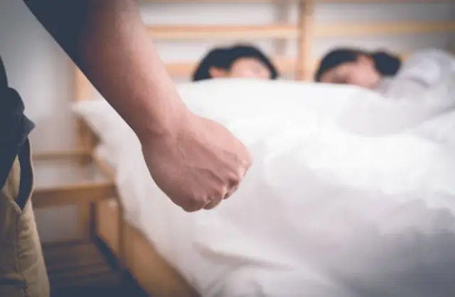 Giải Mã Giấc Mơ Thấy Vợ Ngoại Tình