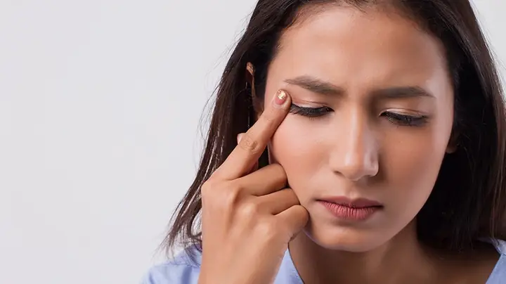 Giật Mắt Trái Nữ La Điềm Gì