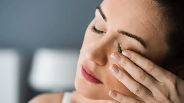 Má Phải Giật Cơ Điềm Gì
